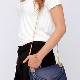 Chain of Scenery Navy Blue Purse
