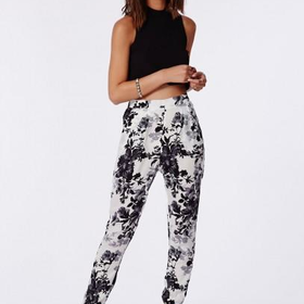 Missguided - Aleisha Floral Silk Feel Tapered Trousers White